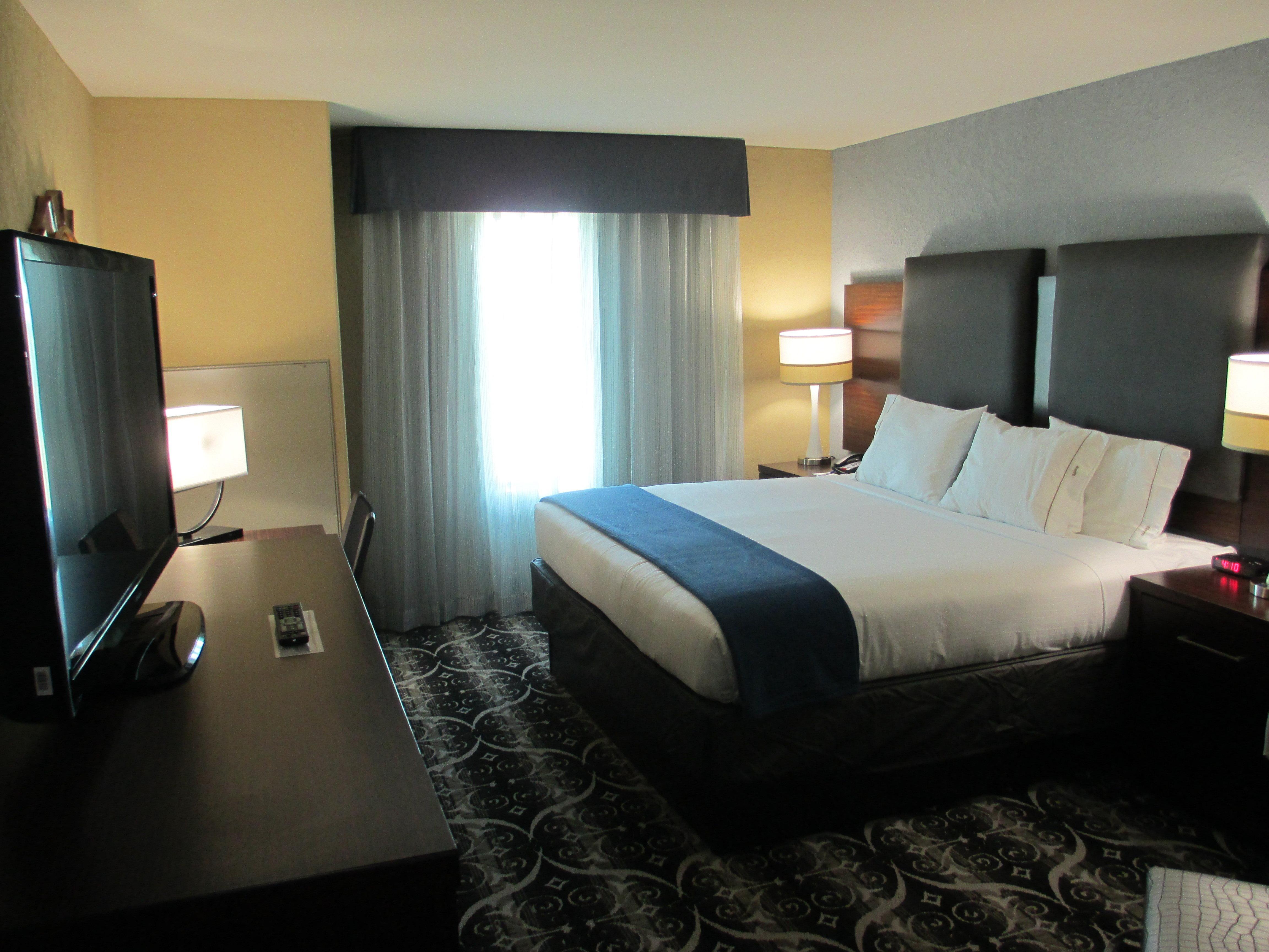 Holiday Inn Express & Suites Kansas City Airport By Ihg Exterior photo
