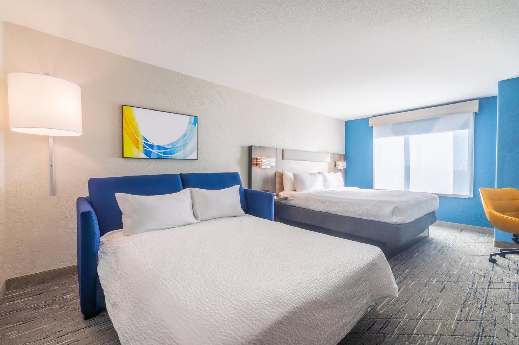 Holiday Inn Express & Suites Kansas City Airport By Ihg Exterior photo