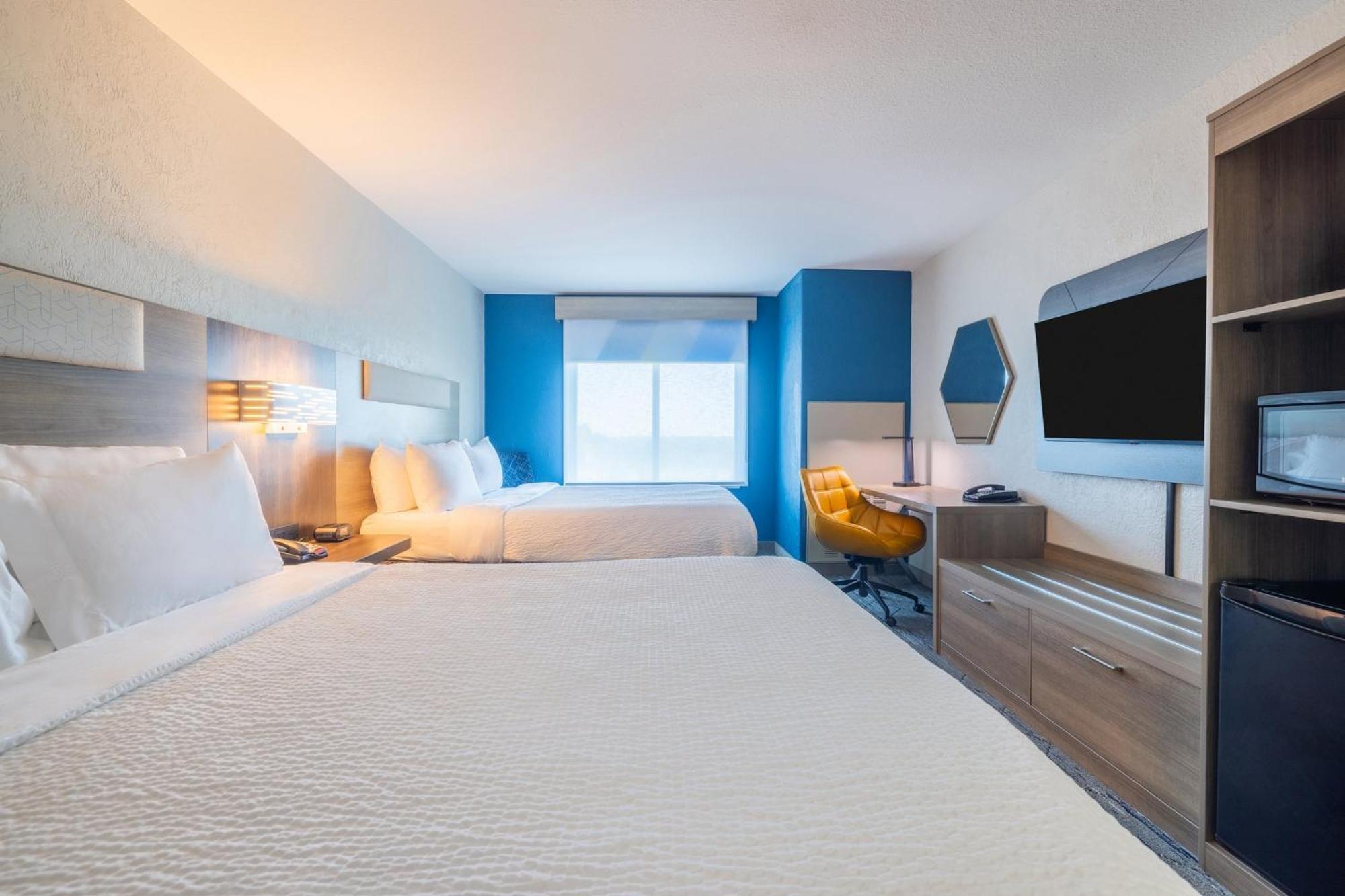 Holiday Inn Express & Suites Kansas City Airport By Ihg Exterior photo